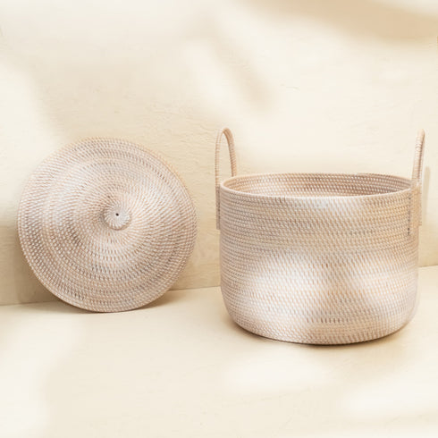 Round laundry rattan basket with lid off