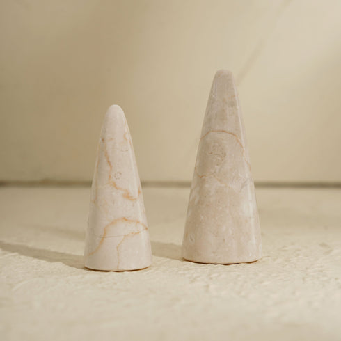 A set of marble ring holder