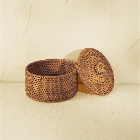 Round small lidded basket - Coastal Villa Homeware