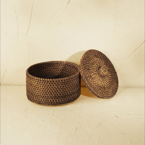 Round small lidded basket - Coastal Villa Homeware