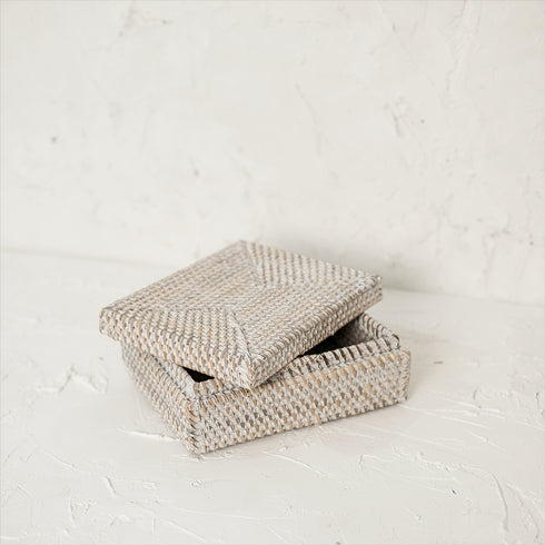 Small wicker basket with lid with 5 available colours - Coastal Villa Homeware