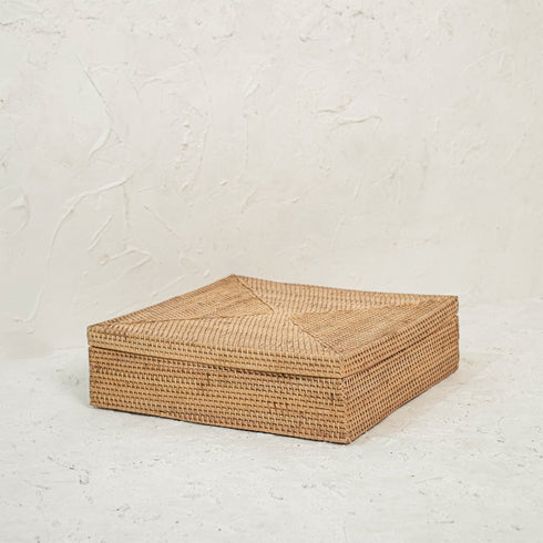 wicker baskets with lids for storage