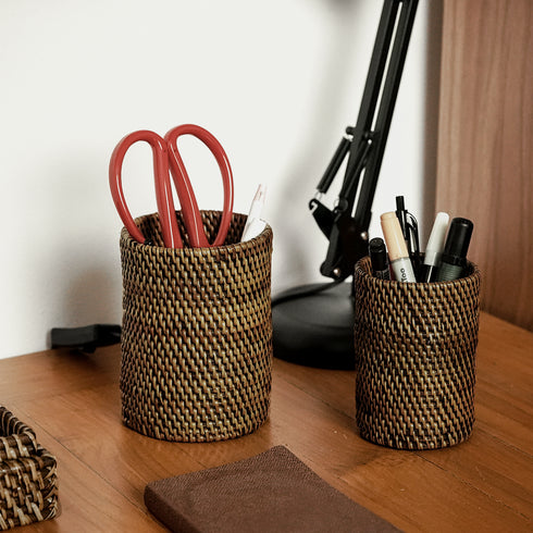 Dark brown pen holder