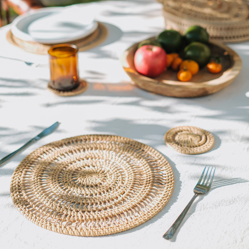 Natural spiral rattan placemats with holder close up