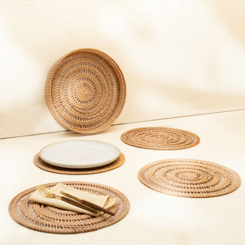 Natural spiral rattan placemats with holder set