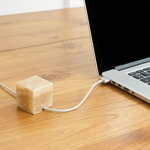 Onyx cable holder for desk organisation