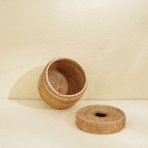Round Rattan Tissue Holder with Lid opened
