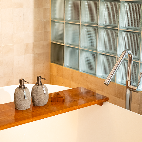 Natural rattan and marble details for hotels