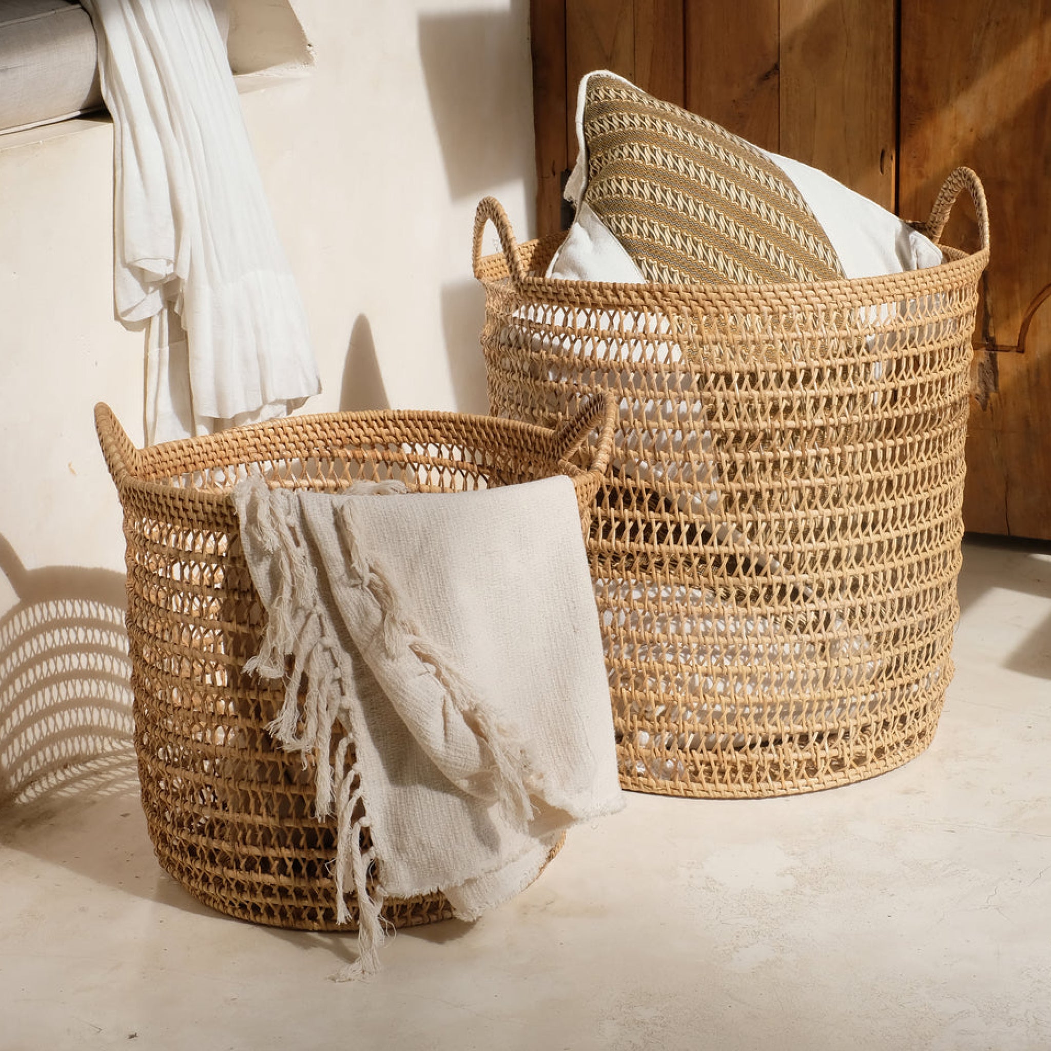 How to Display Blankets in a Basket Coastal villa